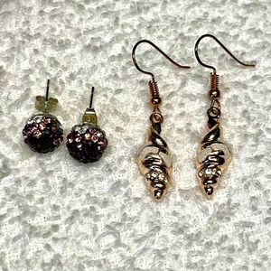 2 pair of earrings